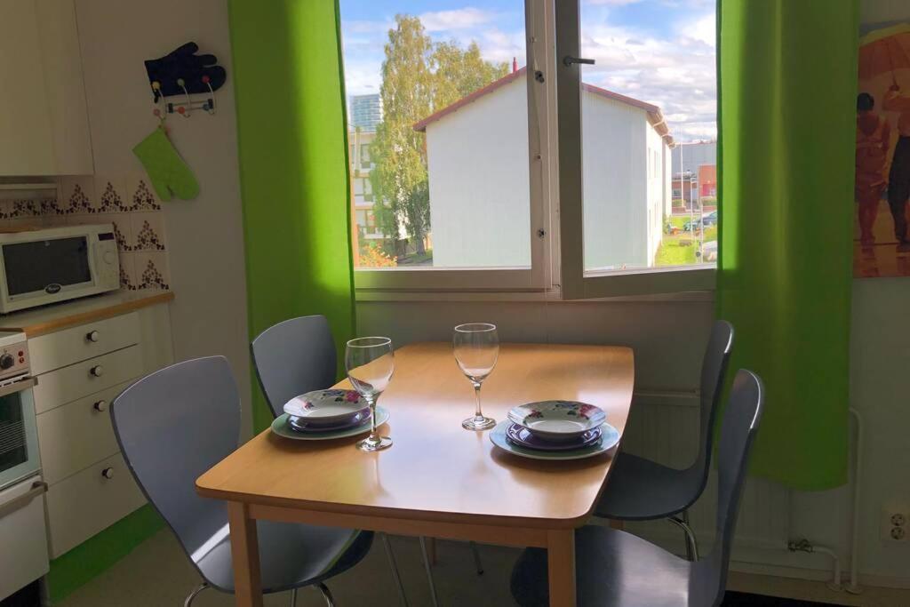 Vaerikaes Puutalokaksio 1-6 Hloelle, Ilm Parkit Apartment Oulu Bagian luar foto